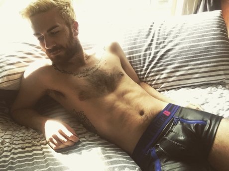 Underwear Junkie star nude photo