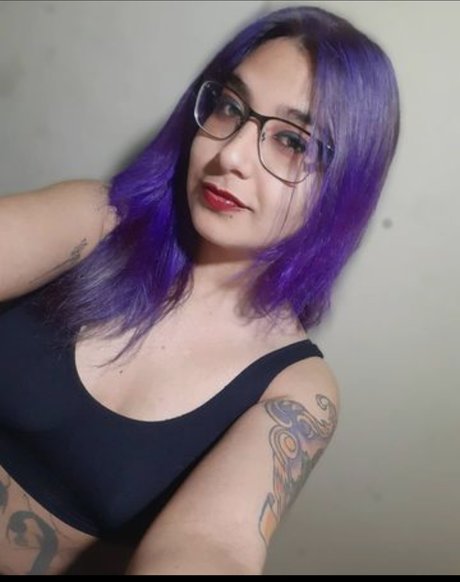 Katze Miaw naked model gallery