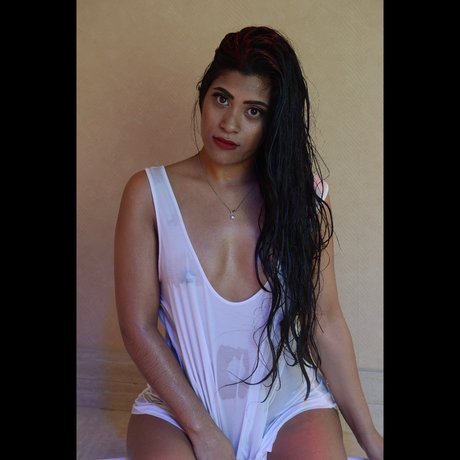 KeshaniAlizahh top star photo