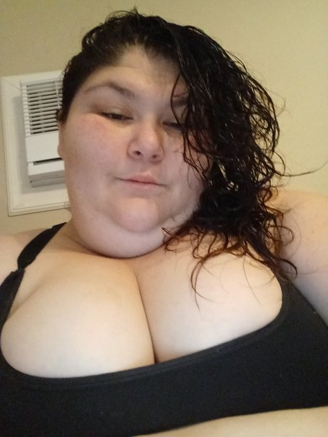 Fattygirlbunny model erotic pic
