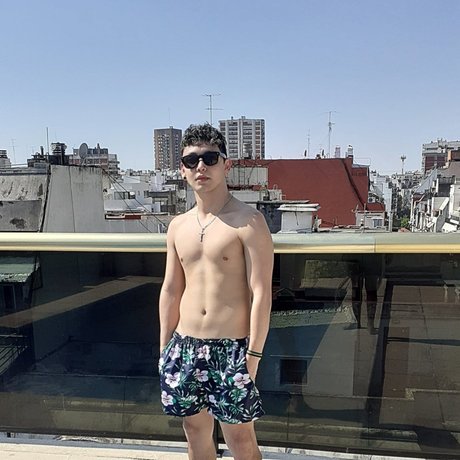 Elenzo model hot photos