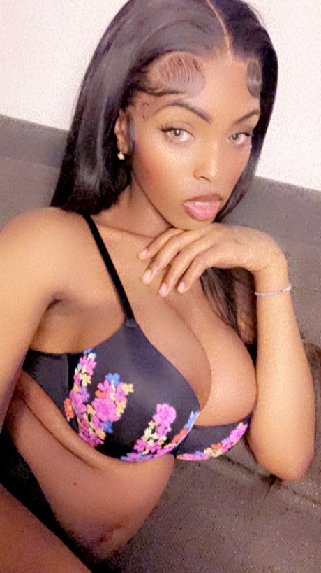 TIARA VIXEN pornstar nudes photos