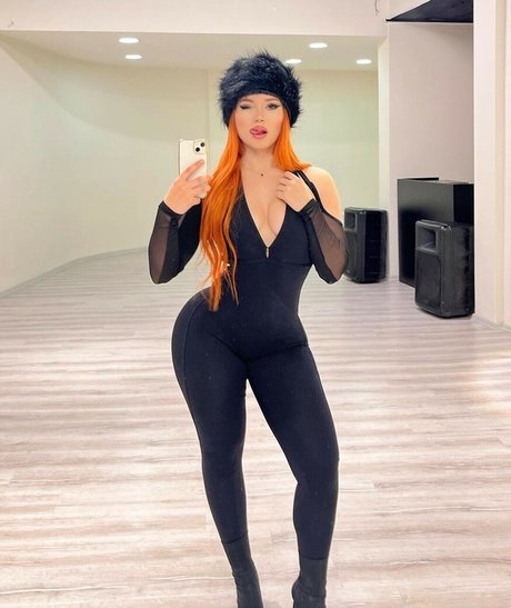 Ecbsnn star beautiful photo