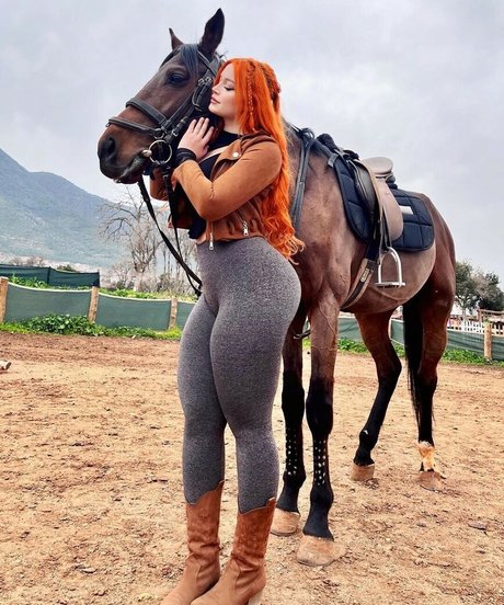 Ecbsnn hot star photo