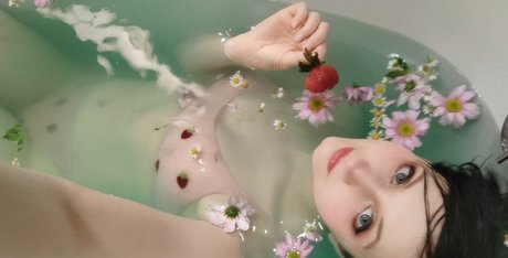 MaddyHaru pornstar sex pics