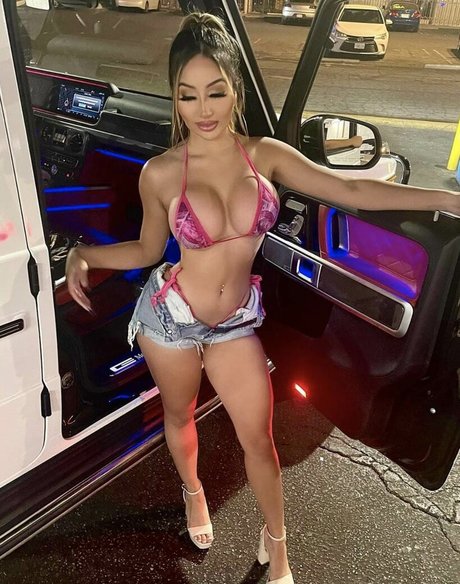 Sabrina Agarie model nude img