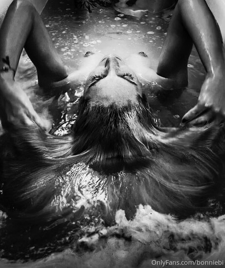 Bonniebi pretty pornstar image