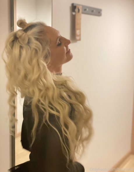 skinny shemale onlyfans nude photo