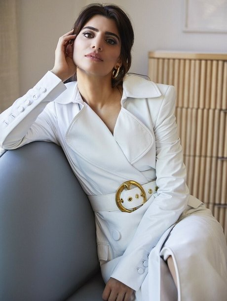 Claudia Doumit art actress img