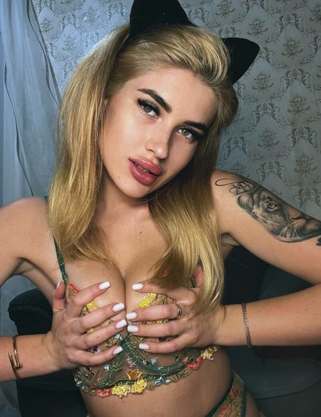 olivia sweetty model high quality photo