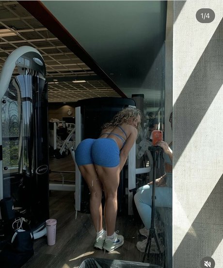 Emma Carlson model nudes galleries