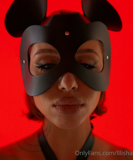 lllisha naked pornstar image