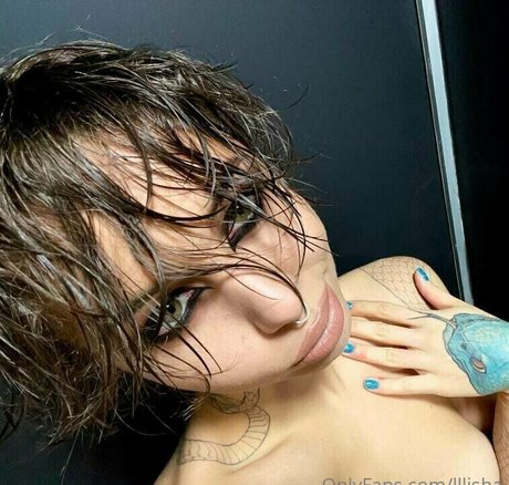 lllisha star erotic photos