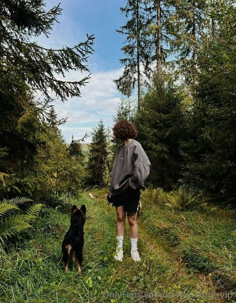 asian girlfriend onlyfans naked photo