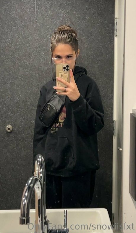 snowiislxt nudes actress photo