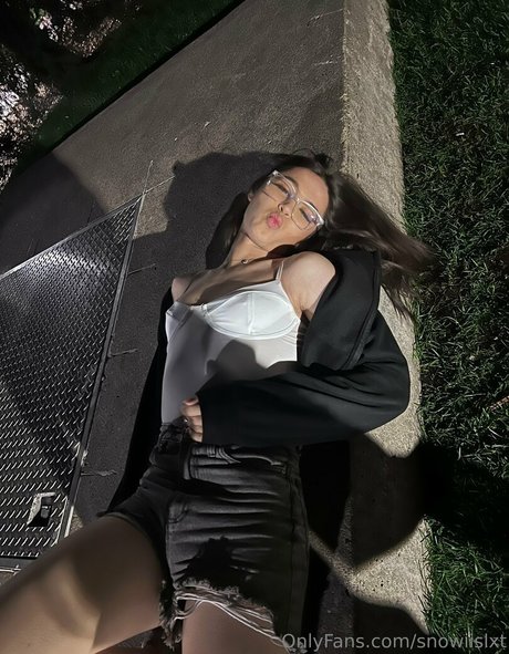 snowiislxt sexy star pics