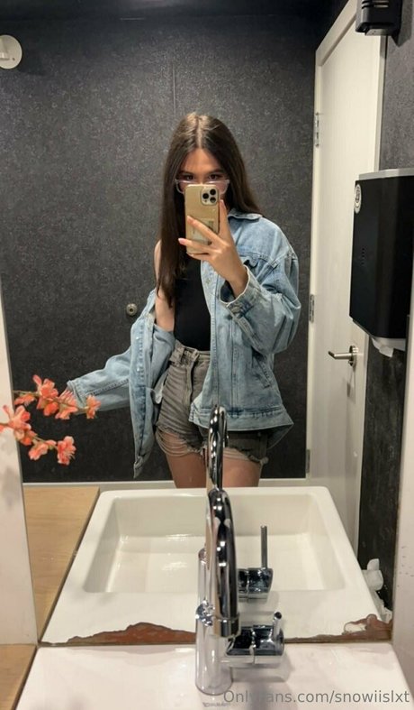 snowiislxt hd model image