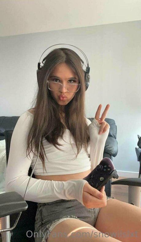 snowiislxt beautiful actress pictures