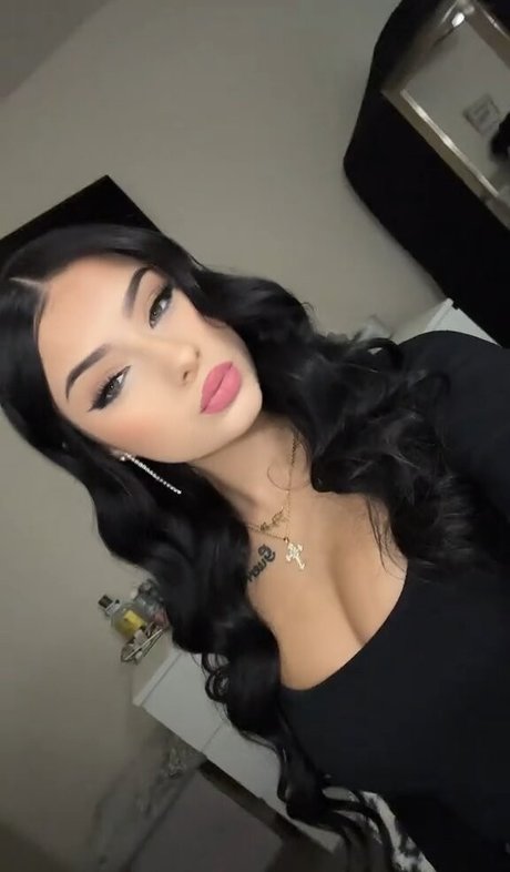 Leslie Emma star naked img