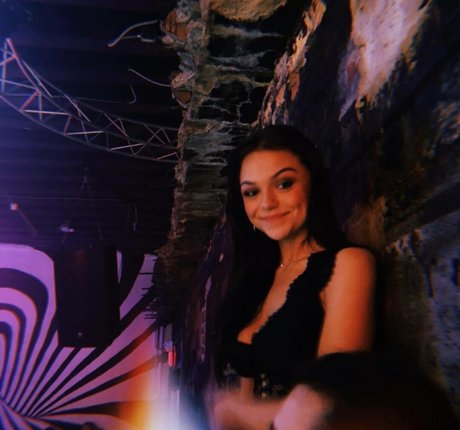 Clare Temerowski model beautiful gallery