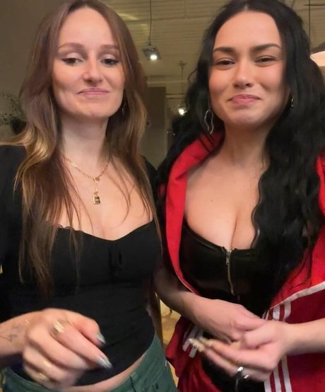 Amy Roseling model art pic