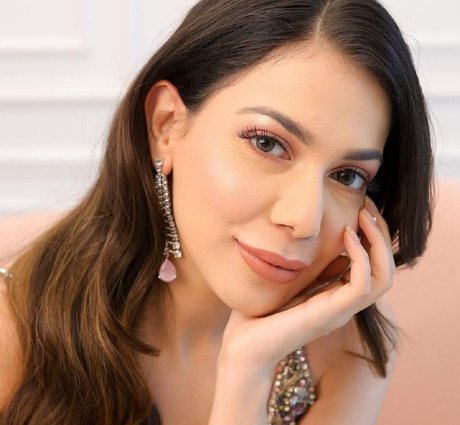 Palak Purswani nice model pic