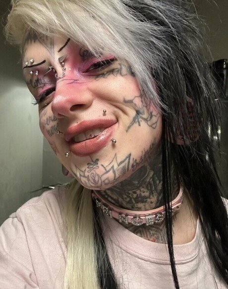 FaceTatMami naked model photos