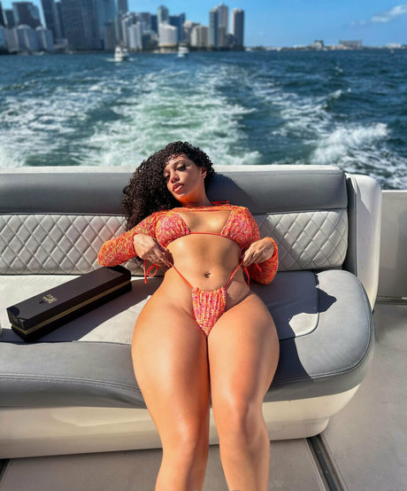 big dick shemale onlyfans erotic archive