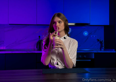 blonde shemale onlyfans free nude photo