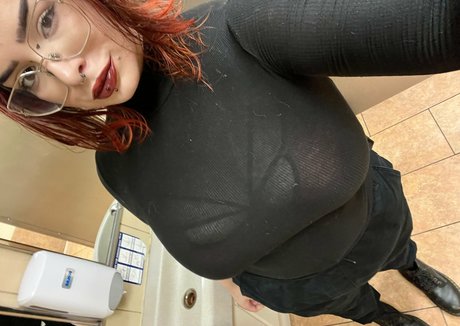 redhead squirt onlyfans nude picture