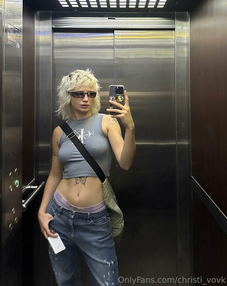 christivovk nude Images