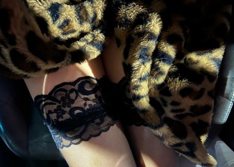 Kaitlynn Rhenea Asmr art model archive