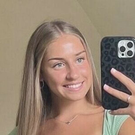 alliecheeto model beautiful galleries