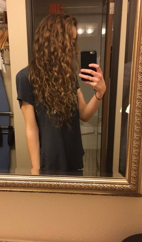 tanned onlyfans porn image