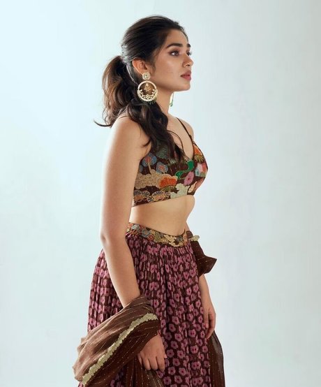 Krithi Shetty star porn image