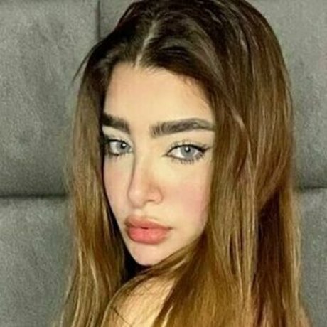 Laura Sahar pretty actress archive