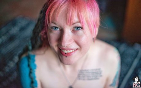 Venomousrose star nude picture