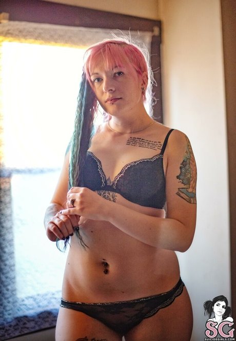 Venomousrose exclusive star pics