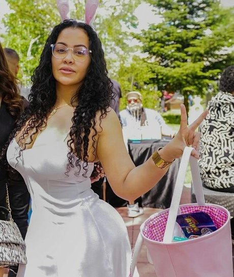 Roxsana Diaz exclusive model image