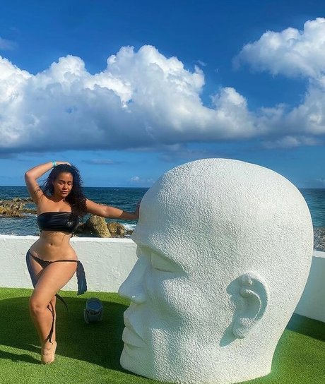 Roxsana Diaz star naked pic