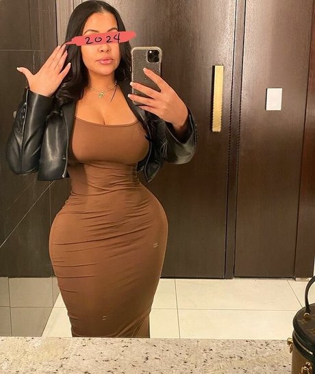 Roxsana Diaz star sexy pics