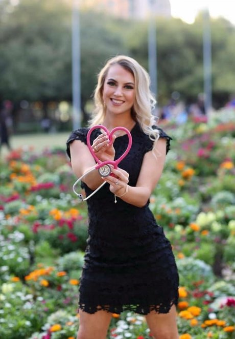 Emilee Atchley erotic actress photo