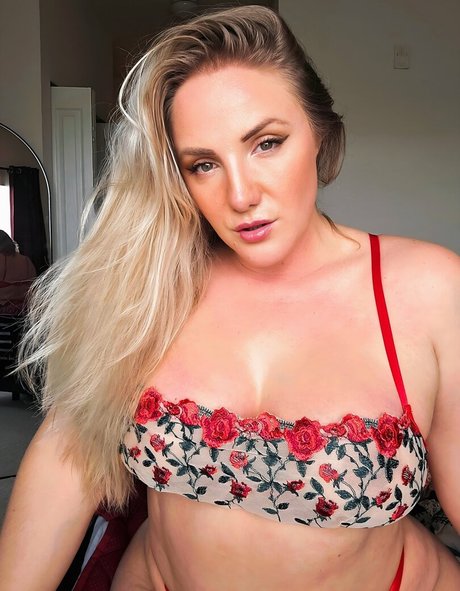 fantasysnextdoorvip xxx model pics