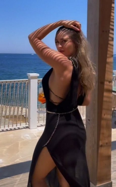 Ella Anastasiou high quality model img