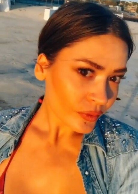 Ella Anastasiou pretty actress img