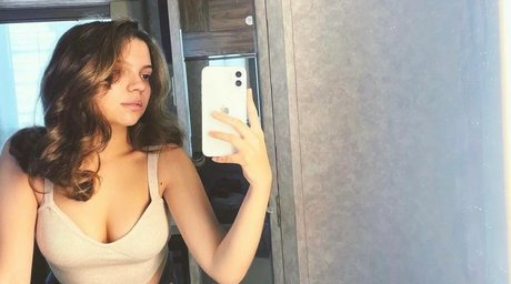 chubby babe onlyfans sexy nude photo