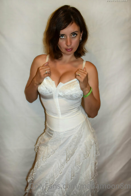 mariamoon8m pornstar hot image