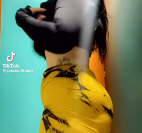 teen tits onlyfans hot pic