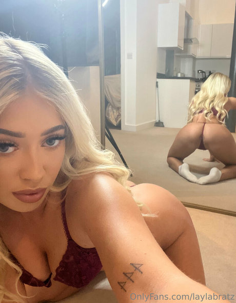 horny girls onlyfans pretty image