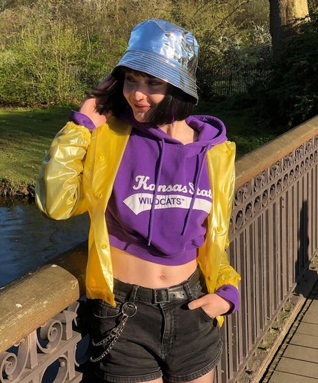 Snow Deville nudes actress pic